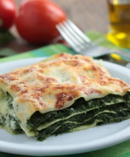 Špinatų ir tofu lazanija