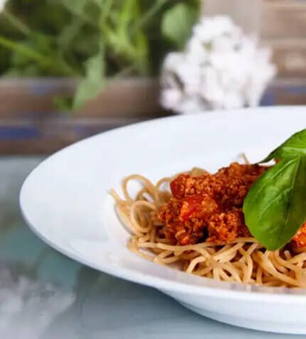 Veganiški spagečiai su bolonijos padažu